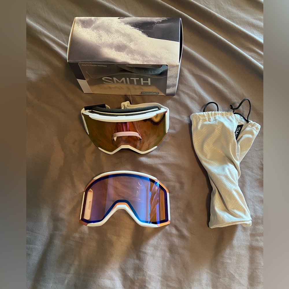 Smith Squad MAG snowboard goggles. Asian fit. Never worn with original package.